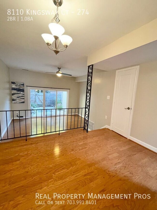 Building Photo - UPDATED 2 BEDROOM HOME - PRVATE BACK YARD ...
