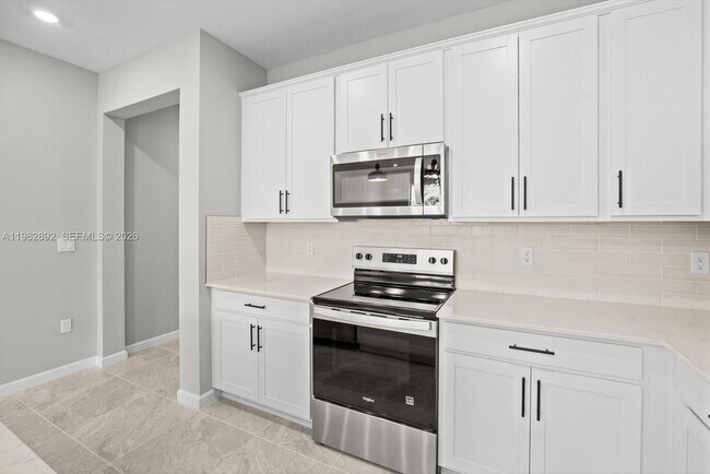 Building Photo - 2880 SE Federal Hwy