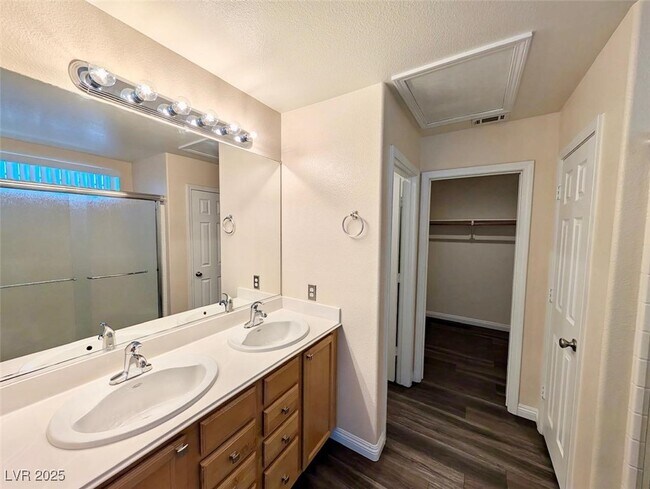 Building Photo - 1232 Swanbrooke Dr