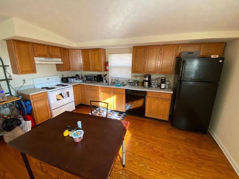 Building Photo - 2226 Ravine St