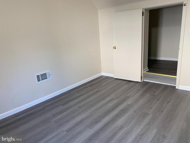 Building Photo - 431 Avenue A