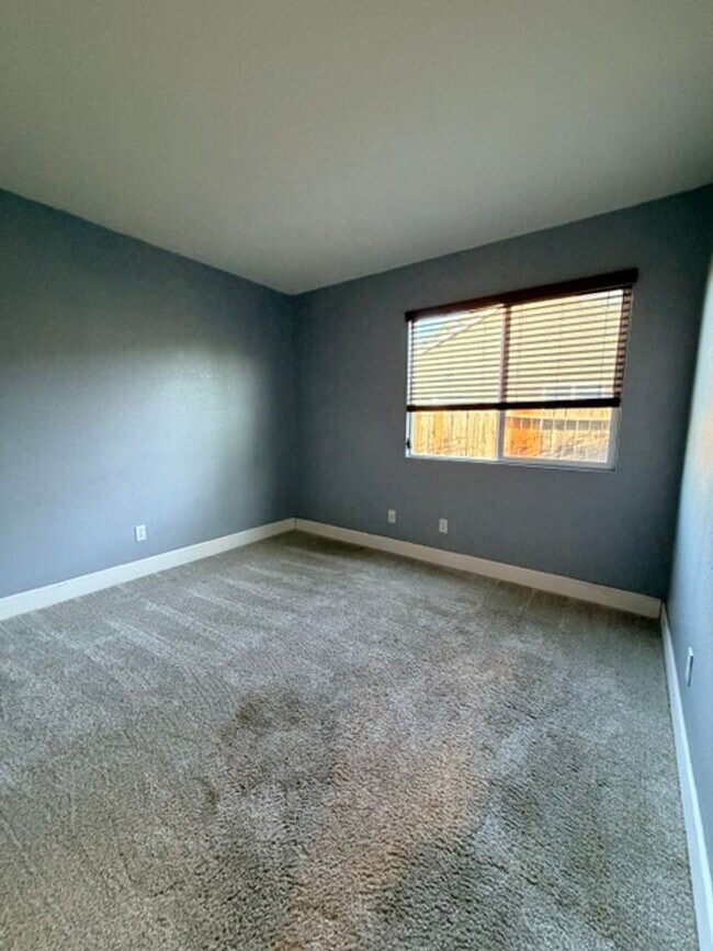 Building Photo - Beautifully Remodeled 4 Bedroom, 2 Bath Home in Desirable Elk Grove Neighborhood