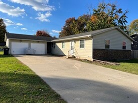 Building Photo - 358 N Jefferson St