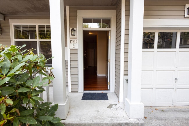 Walking in - 17819 NE 96th Way