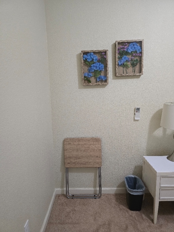 Building Photo - 1048 S Carriage Ave