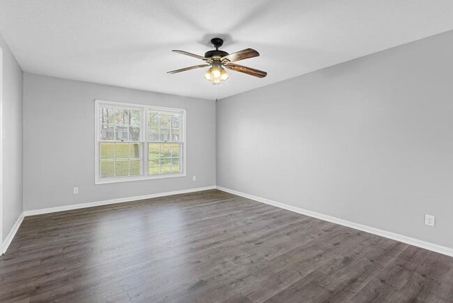 Building Photo - Spacious Brick Home with Modern Upgrades &...
