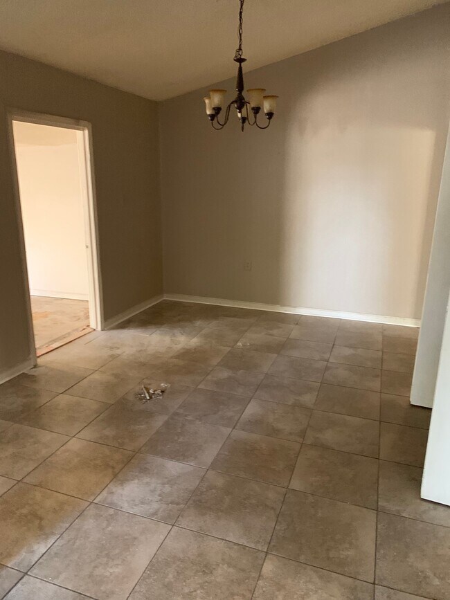 Building Photo - 1527 Bennington Cove