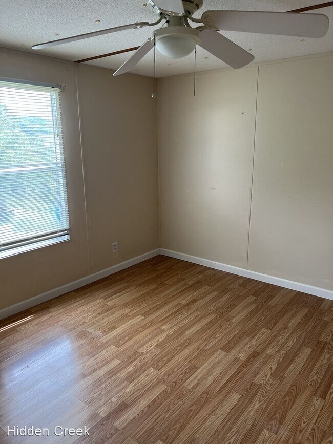 Building Photo - 2 br, 1 bath House - 235 Monarch Lane