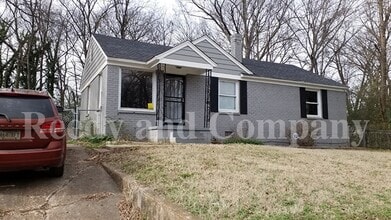 Building Photo - 3159 St Charles Dr