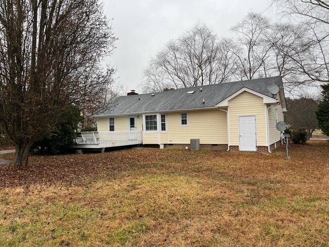 Building Photo - 684 Williams-White Rd