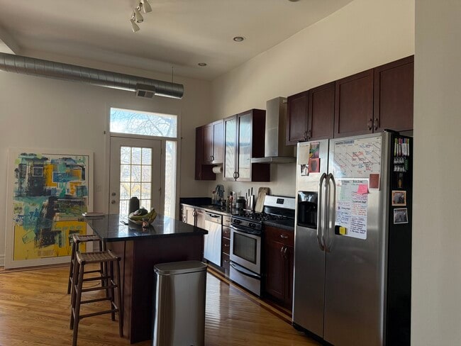 Building Photo - 5014 S King Dr