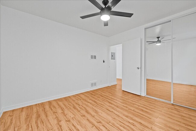 Building Photo - 6114 Cahuenga Blvd