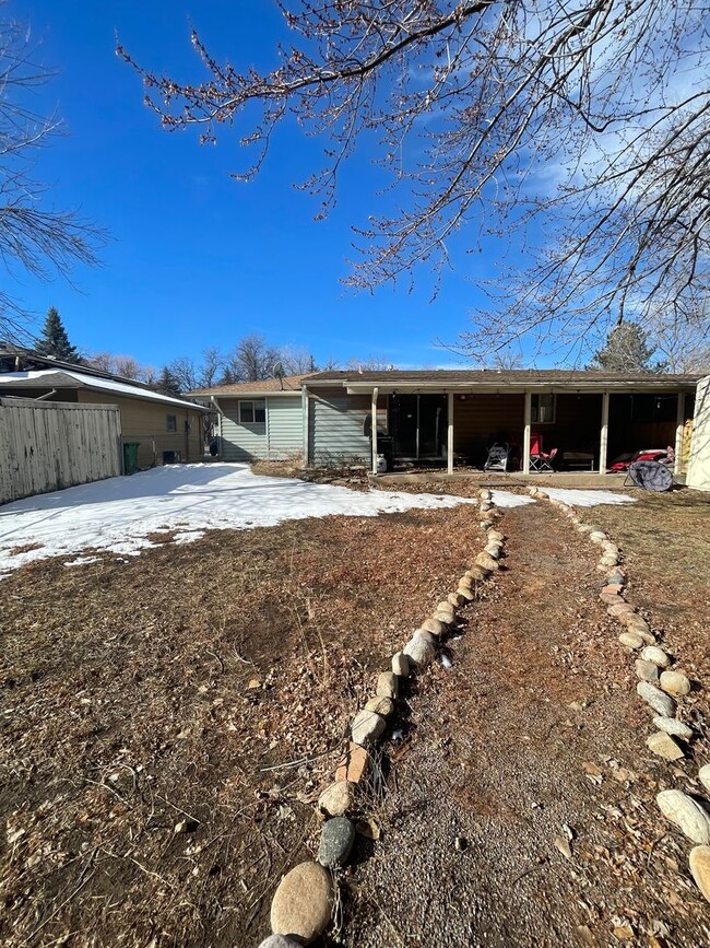 Building Photo - Spacious Ranch Home w/ Finished Basement a...