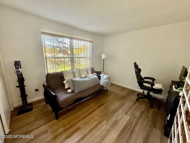 Building Photo - 40 Diane Dr