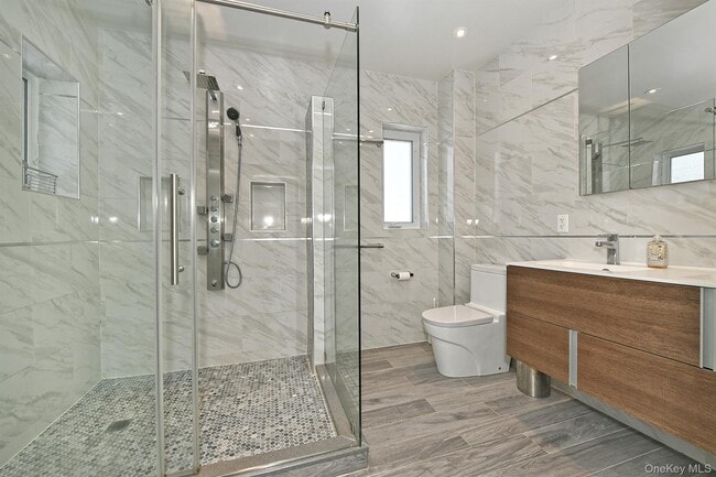 Building Photo - 222-03 Kingsbury Ave