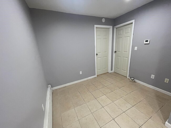 Building Photo - 306 65th St