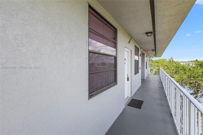 Building Photo - 1524 Whitehall Dr