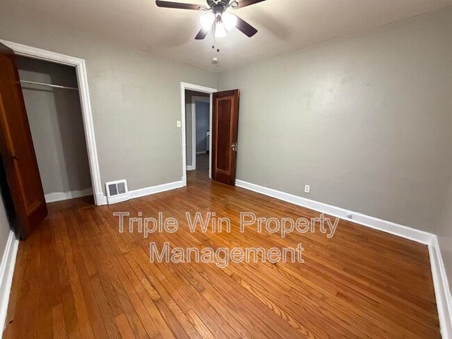 Building Photo - 2527 Switzer Ave