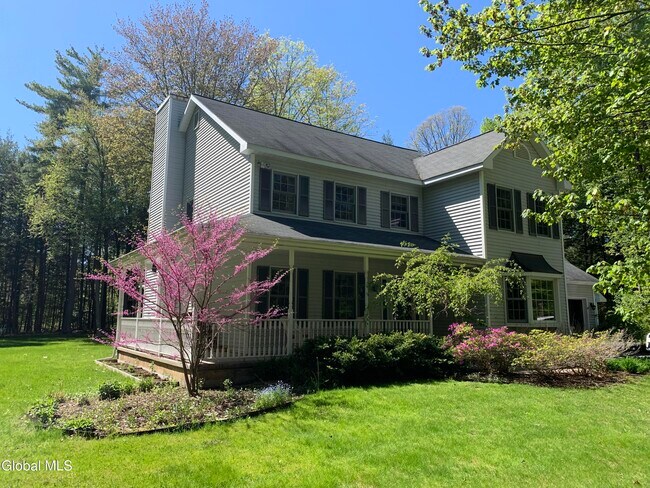 Primary Photo - 8 Amanda Ct