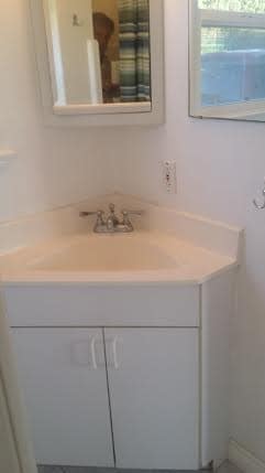 Building Photo - 3915 Crest Dr