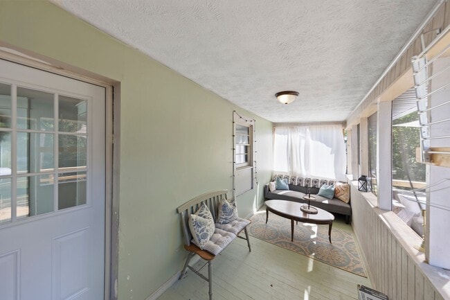 Building Photo - 308 W Main St