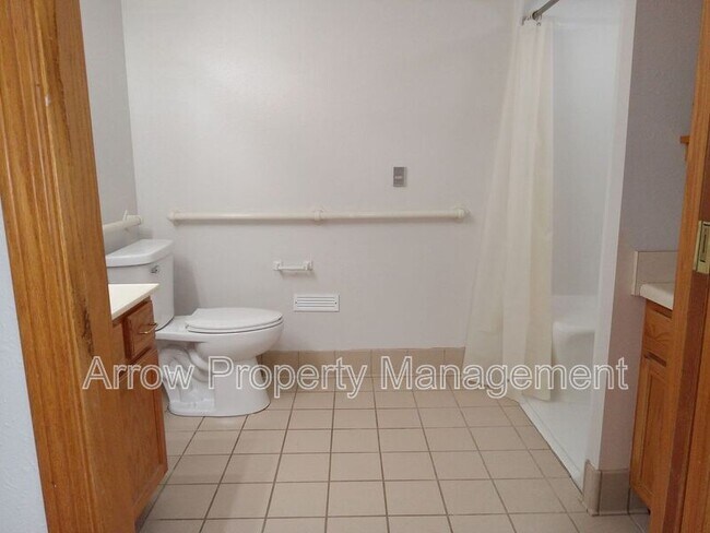 Building Photo - 150 Poppe Dr
