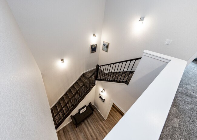 Building Photo - Fully Furnished 3 Bedroom 2.5 Bath Luxury Townhome by Garden of the Gods