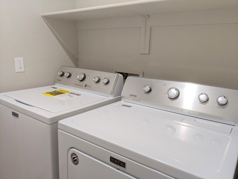Full sized brand new washer and dryer - 11813 W Maui Ln