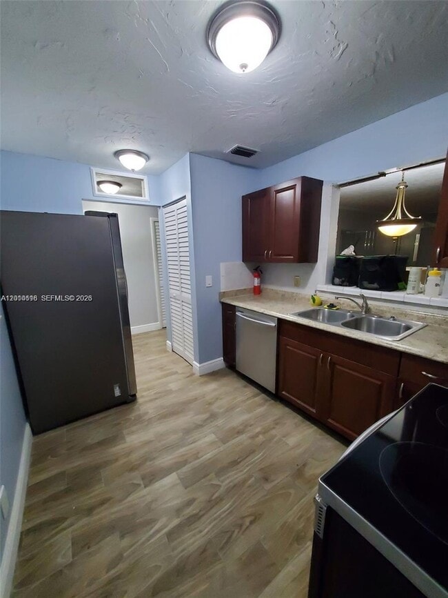 Building Photo - 8000 Lagos De Campo Blvd