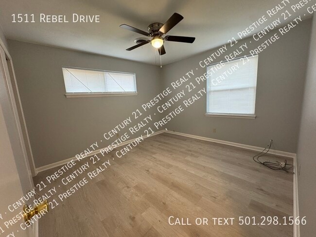 Building Photo - 1511 Rebel Dr