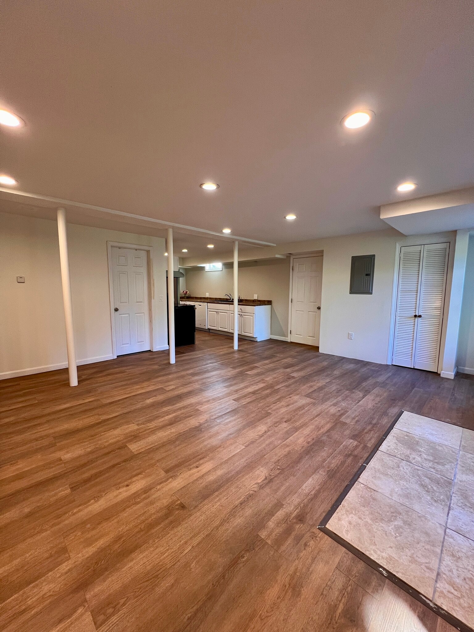 Building Photo - 555 Fort Hill Rd