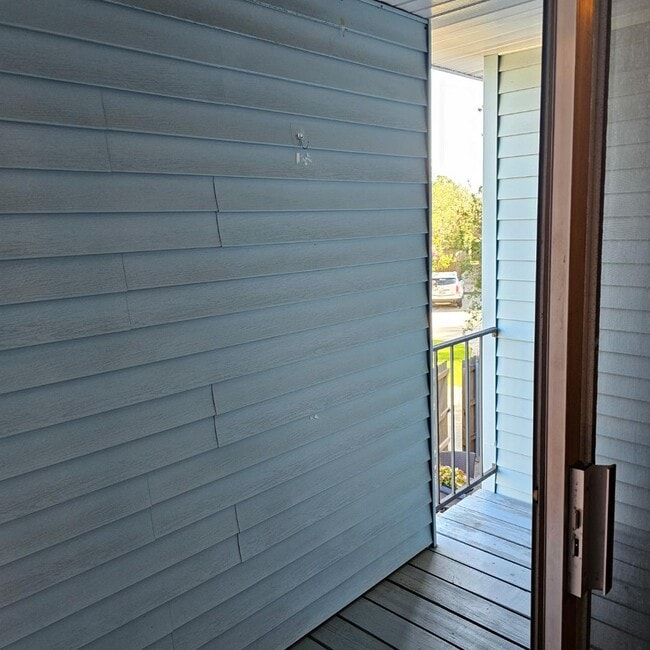Building Photo - 1110 Audubon Ave