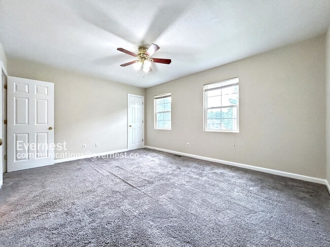 Building Photo - 1461 Springleaf Cir SE
