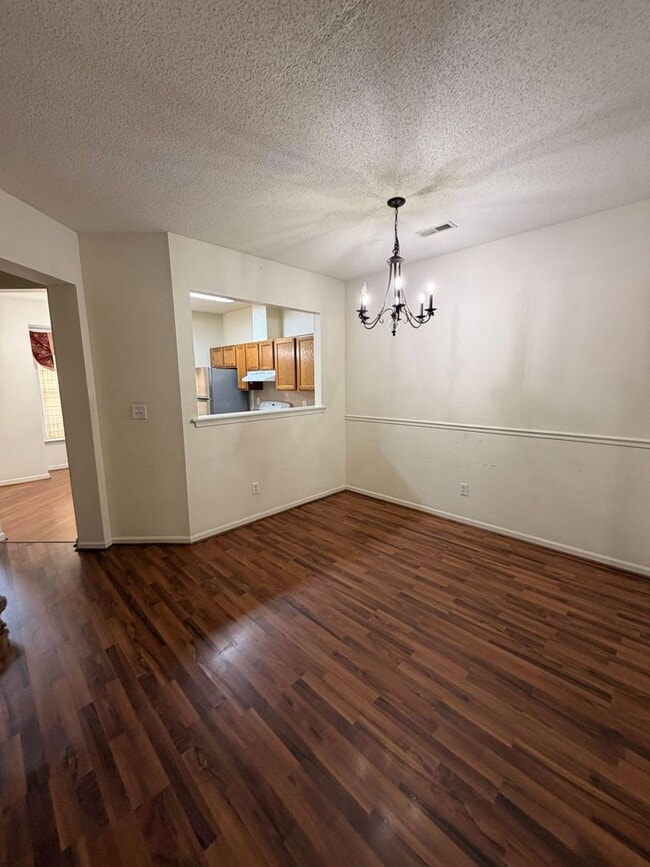 Building Photo - 606 Windbrook Cir