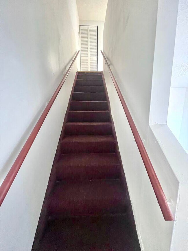 Building Photo - 1244 SW 5th St