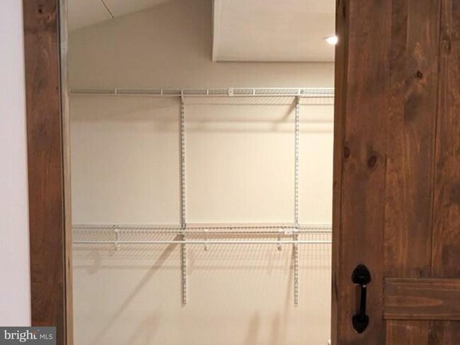 Building Photo - 82 Linvale Rd