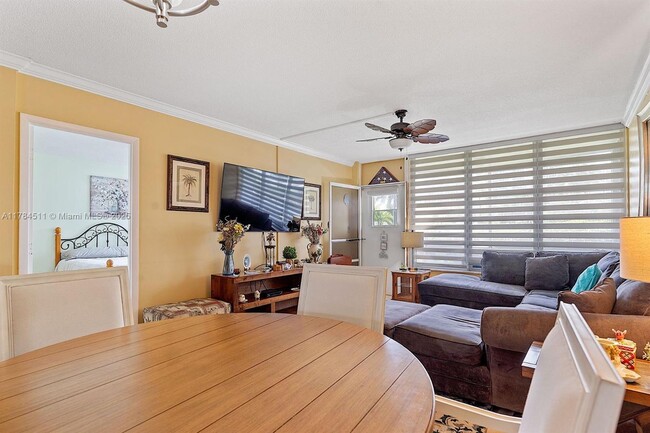 Building Photo - 3181 S Ocean Dr