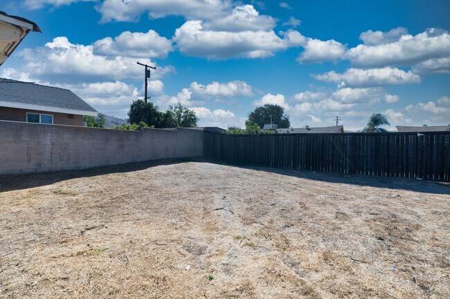 Building Photo - Beautiful & Spacious Home in Rowland Heights