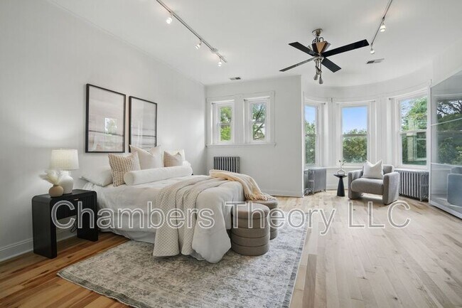 Building Photo - 136 R St NE