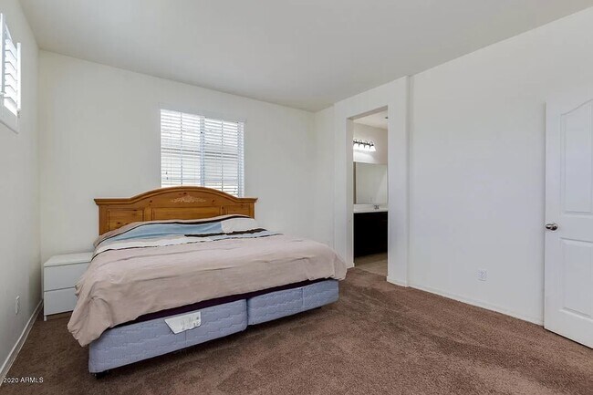 Building Photo - 7423 S 27th Way