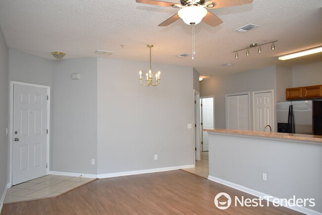 Building Photo - Two Bedroom Condo in West Jax