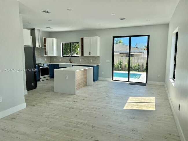 Building Photo - 8880 SW 126th Terrace