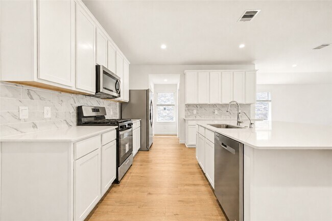 Building Photo - 30215 Lone Peak Dr