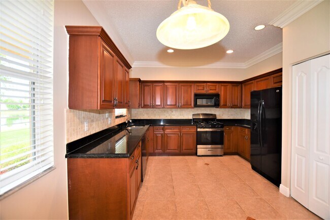 Building Photo - 10395 Little Mustang Way