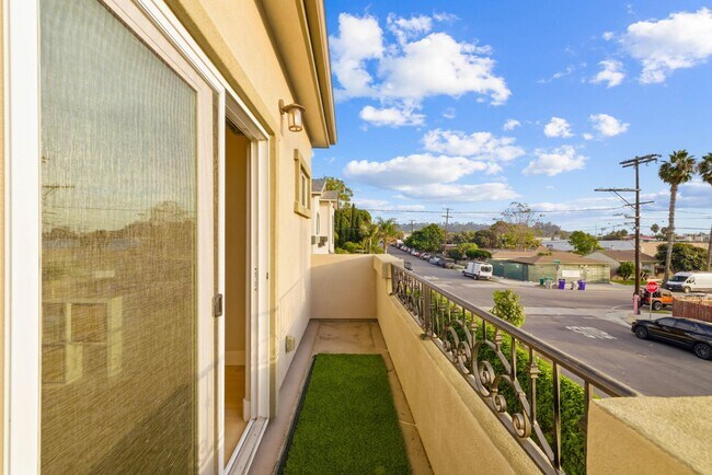 Building Photo - 5051 Savannah St