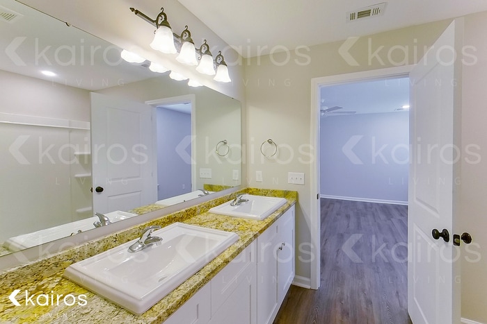 Building Photo - 36 Cottage Grove Dr