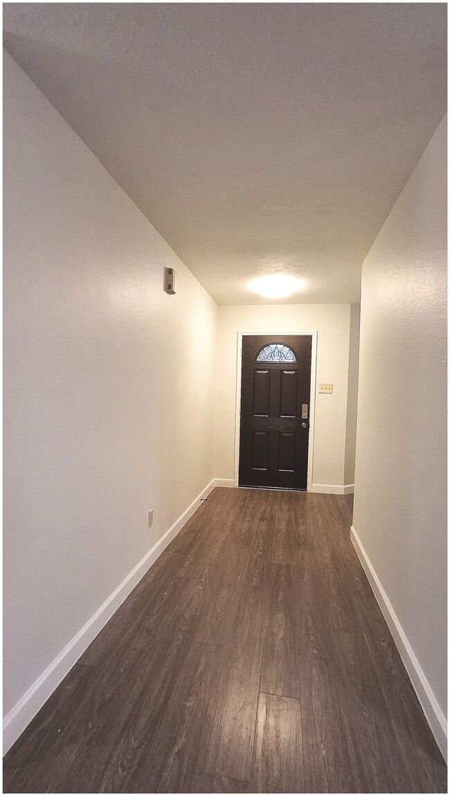 Building Photo - 11066 Landsbury Ct