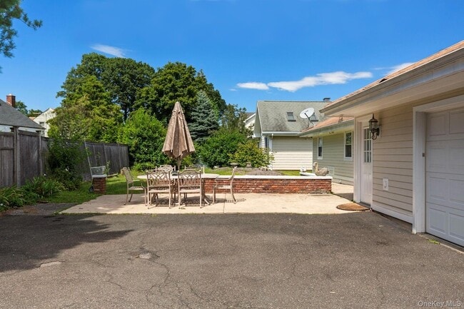Building Photo - 46 Sylvan Rd