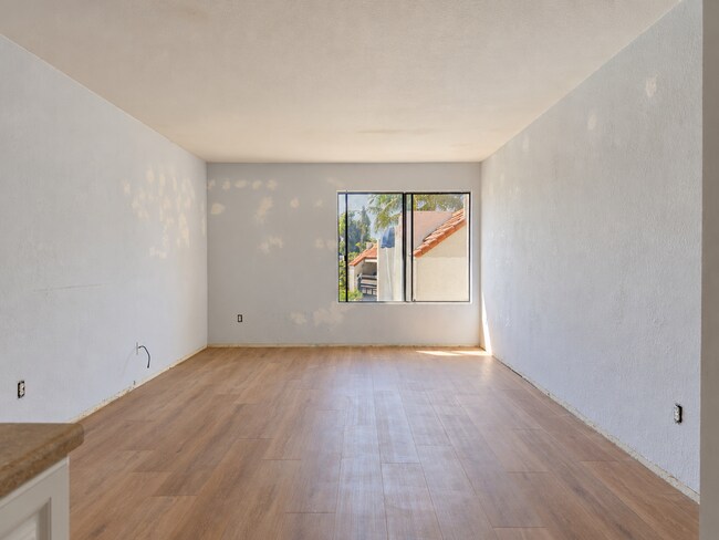 Building Photo - 13787 Mango Dr