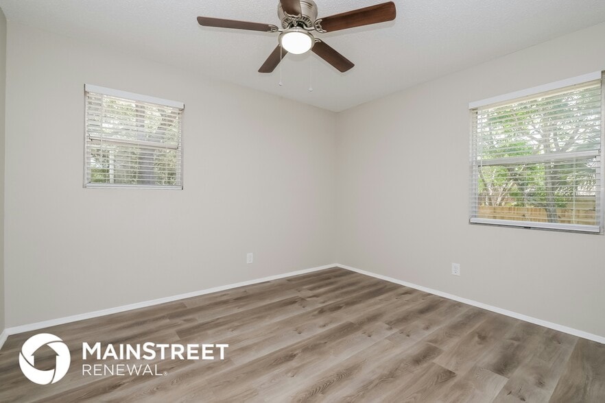 Building Photo - 425 S Disston Ave